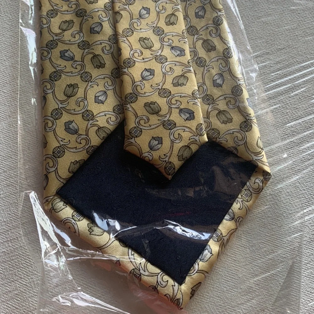 Gucci brand new necktie